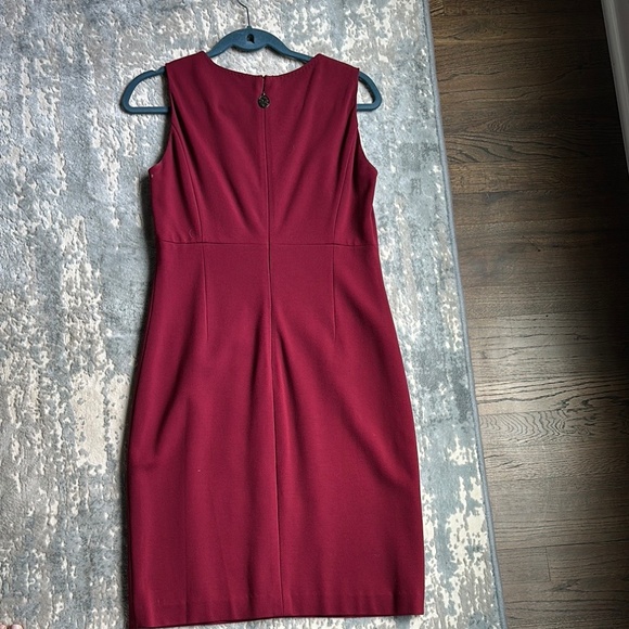 Tahari Burgundy Sheath Dress – Size 8 - Picture 2 of 6